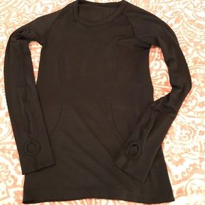 Lululemon run swiftly top Size 6
